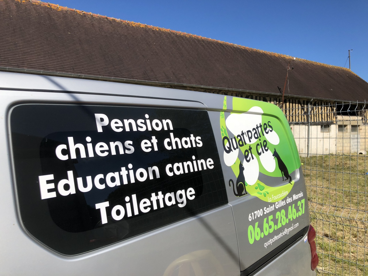 Découvrez l'univers de Quat'Pattes & Cie Découvrez l'univers de Quat'Pattes & Cie